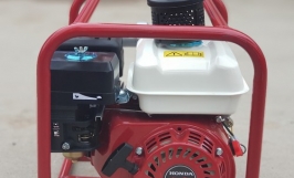 Giá máy bơm nước chạy bằng xăng bao nhiêu