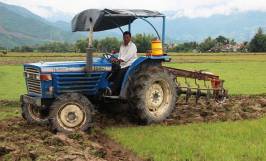 Máy cày bị đổ hơi: Nguyên nhân, dấu hiệu và cách khắc phục