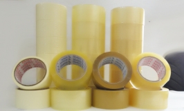 Thương nhân trẻ Ấn Độ cần tìm nhà cung cấp băng dính