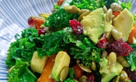 Bỏ túi 6 cách trộn salad từ bơ ăn cực ngon vào mùa hè