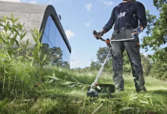 Bảo dưỡng máy cắt cỏ cầm tay đơn giản giúp tăng tuổi thọ sử dụng