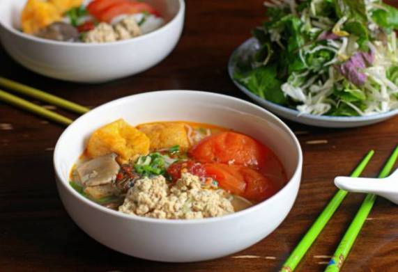Cách nấu bún riêu chay của Diệu Pháp Âm