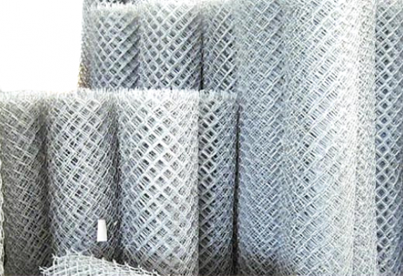 Lưới chuồng chim bằng kim loại: công dụng, chất liệu và kích thước