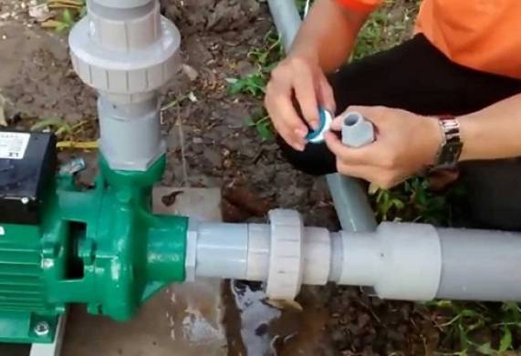 Cách sửa máy bơm bị rỉ nước nhanh chóng, hiệu quả 
