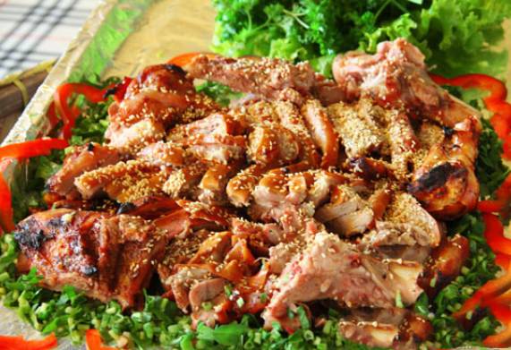 Cách ướp thịt heo rừng nướng rượu ngon đậm vị không thể bỏ qua